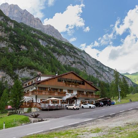 Hotel & Ristorante Baita Dovich Malga Ciapela Exteriör bild