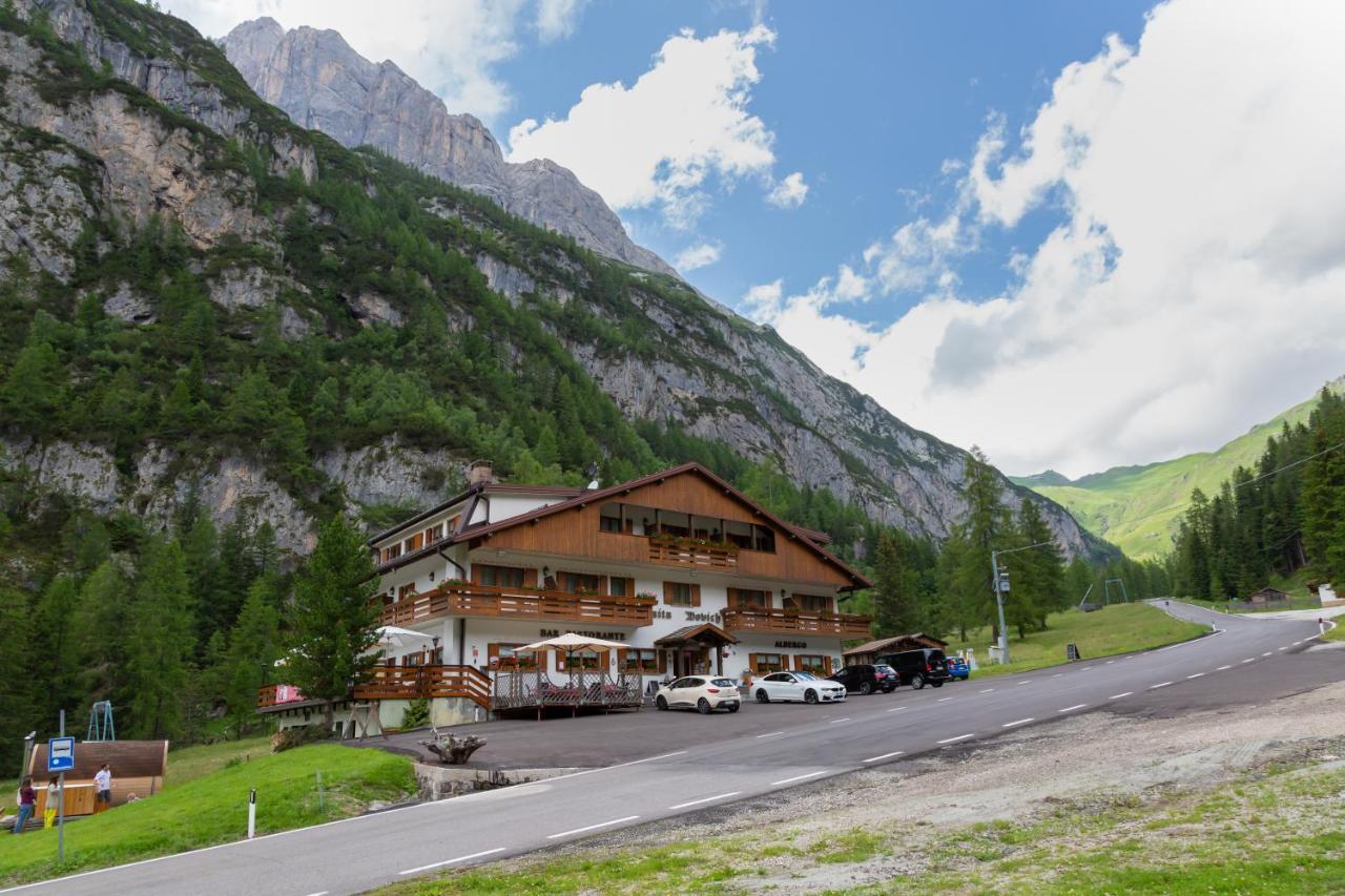 Hotel & Ristorante Baita Dovich Malga Ciapela Exteriör bild