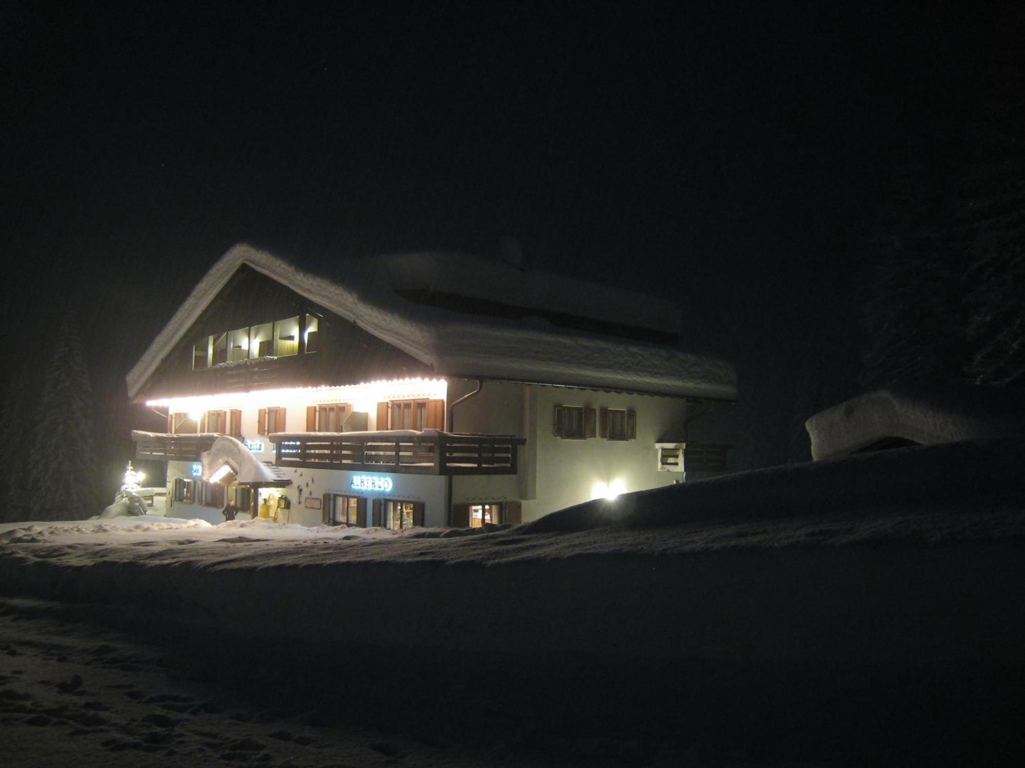 Hotel & Ristorante Baita Dovich Malga Ciapela Exteriör bild