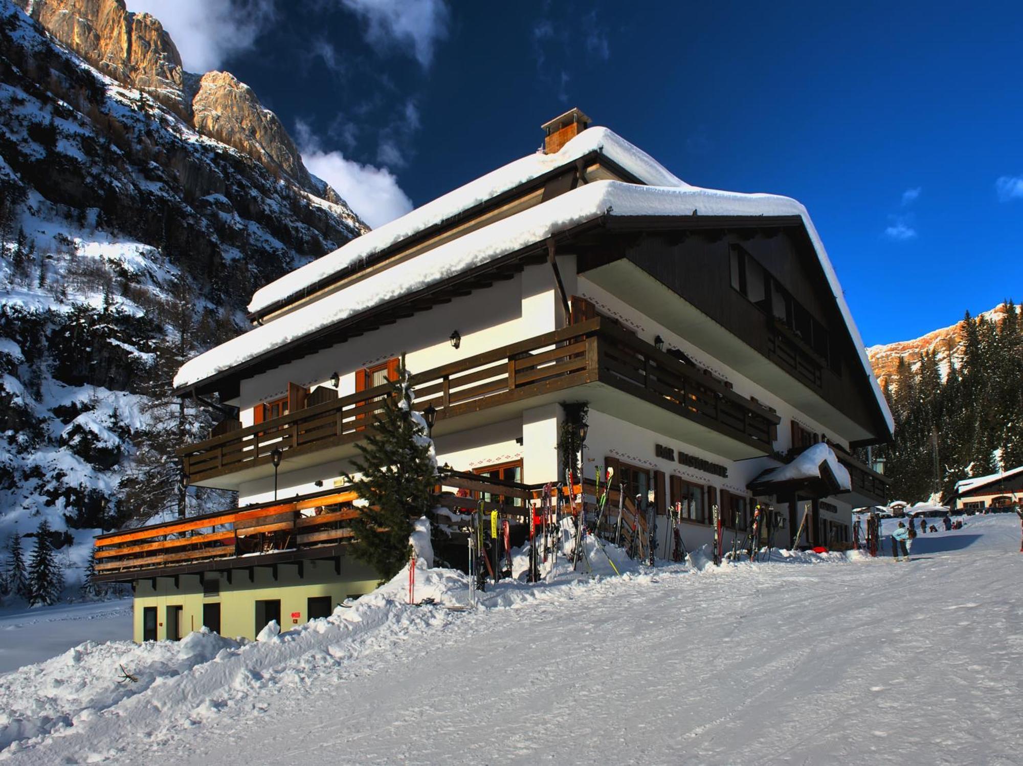 Hotel & Ristorante Baita Dovich Malga Ciapela Exteriör bild