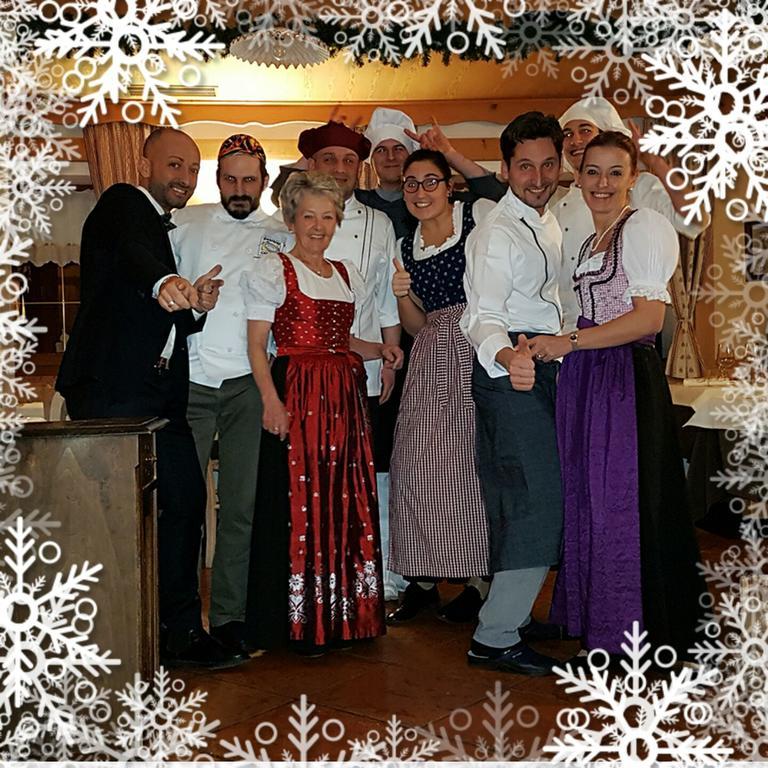 Hotel & Ristorante Baita Dovich Malga Ciapela Exteriör bild